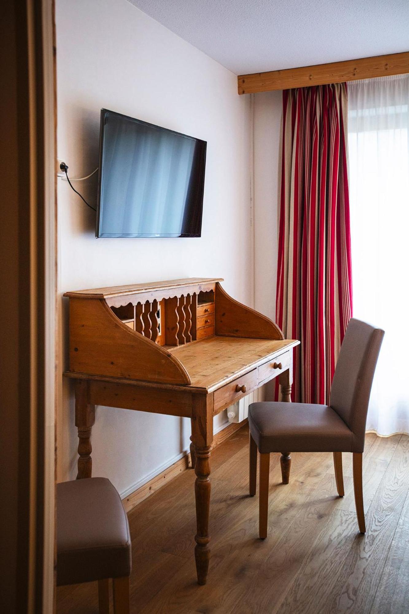 Hotel Alpen Roc 라클루자 외부 사진